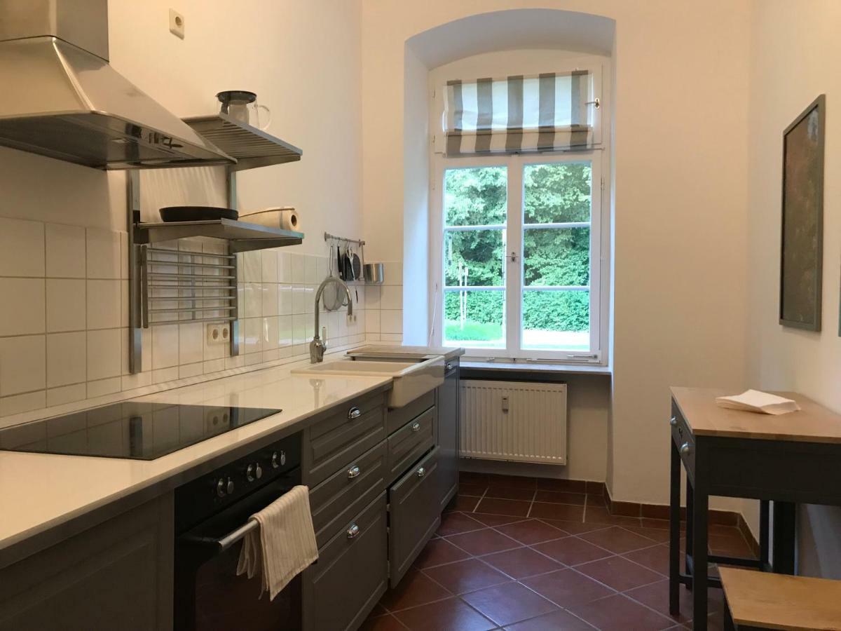 Elegantes Gaesteapartment Verano In Schloss Und Hofgut Langenzell Wiesenbach Екстериор снимка